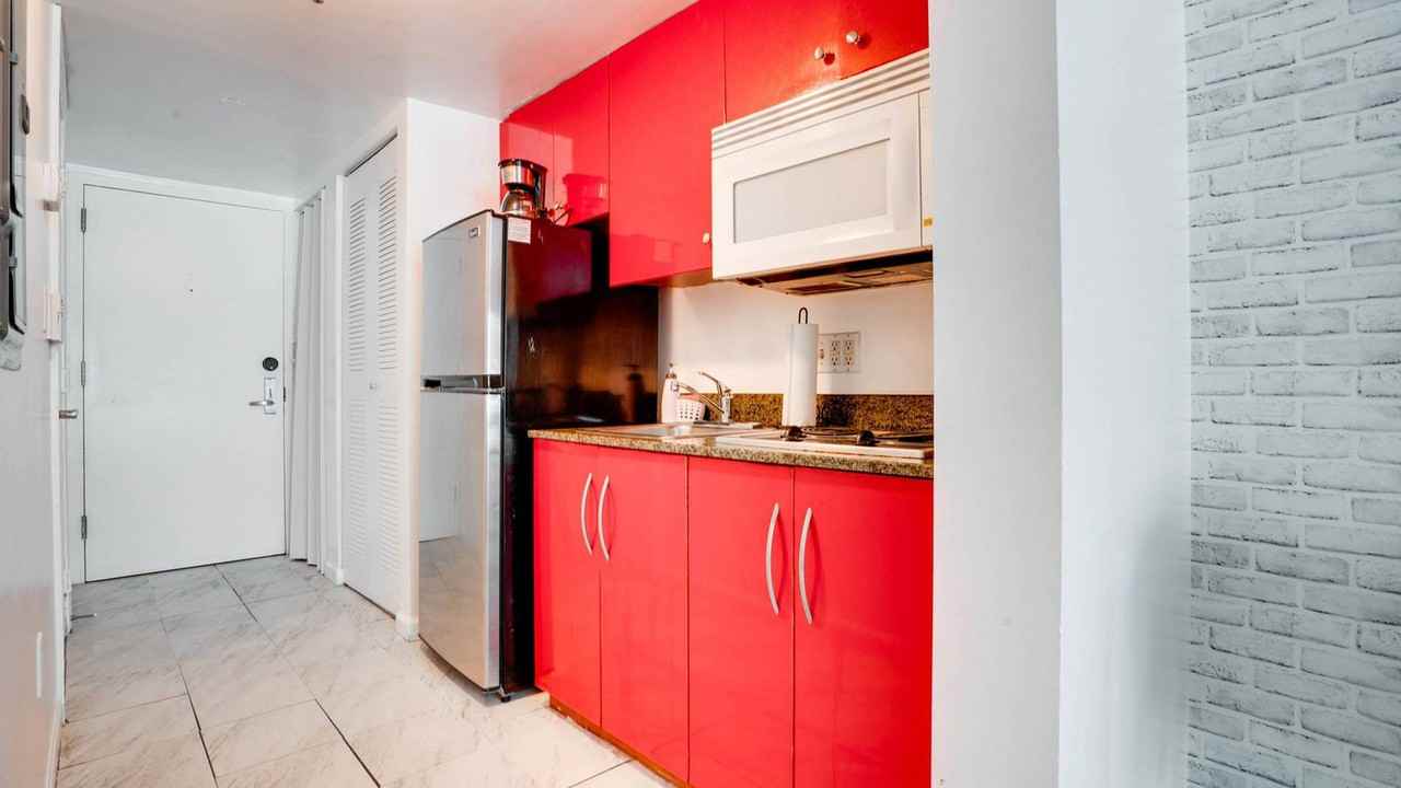 1 Nw 12th St #1492760P - Photo 3 of 19