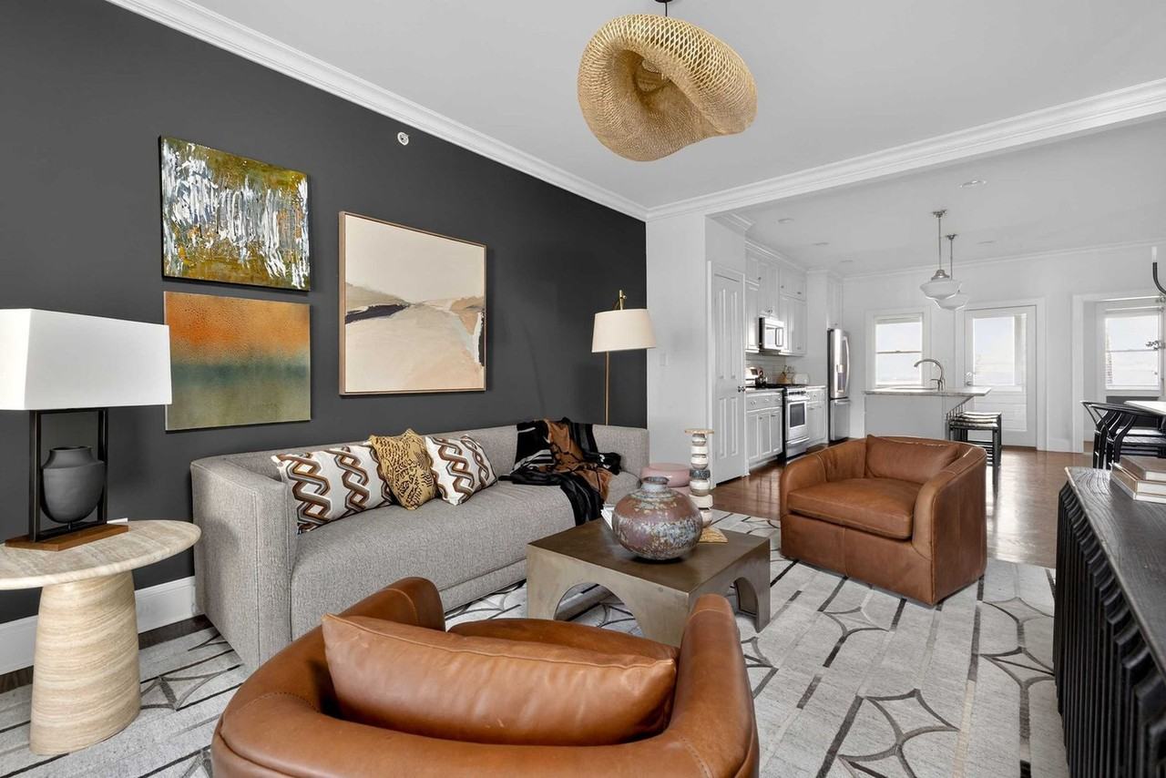 611 N Pine St #1495715P - Photo 3 of 42