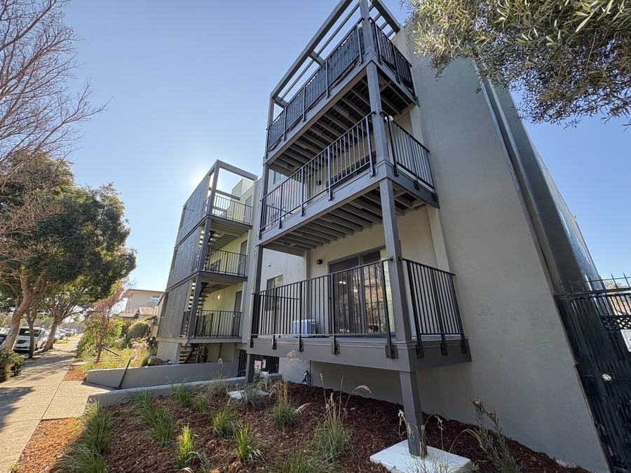 410 Evelyn Ave - Photo 2 of 5