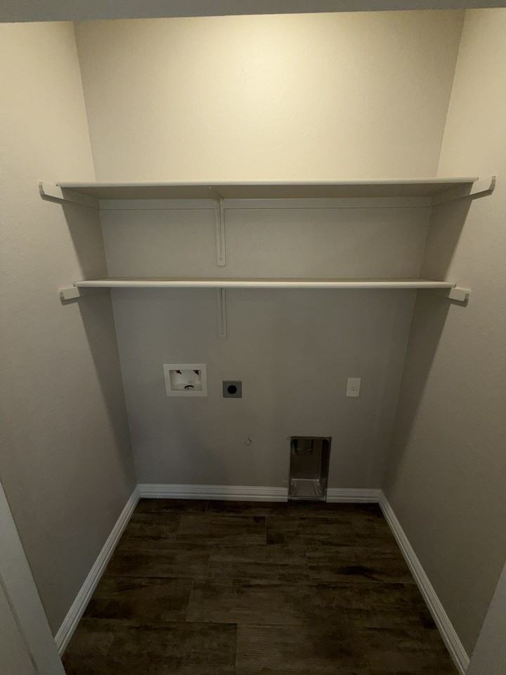 516 Wrigley Lane - Photo 2 of 14