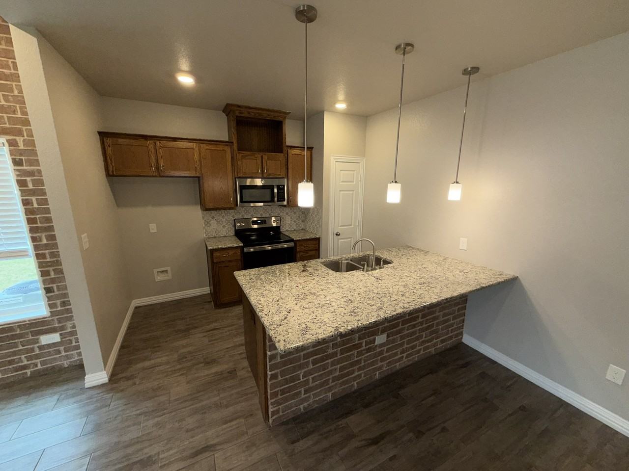 516 Wrigley Lane - Photo 3 of 14