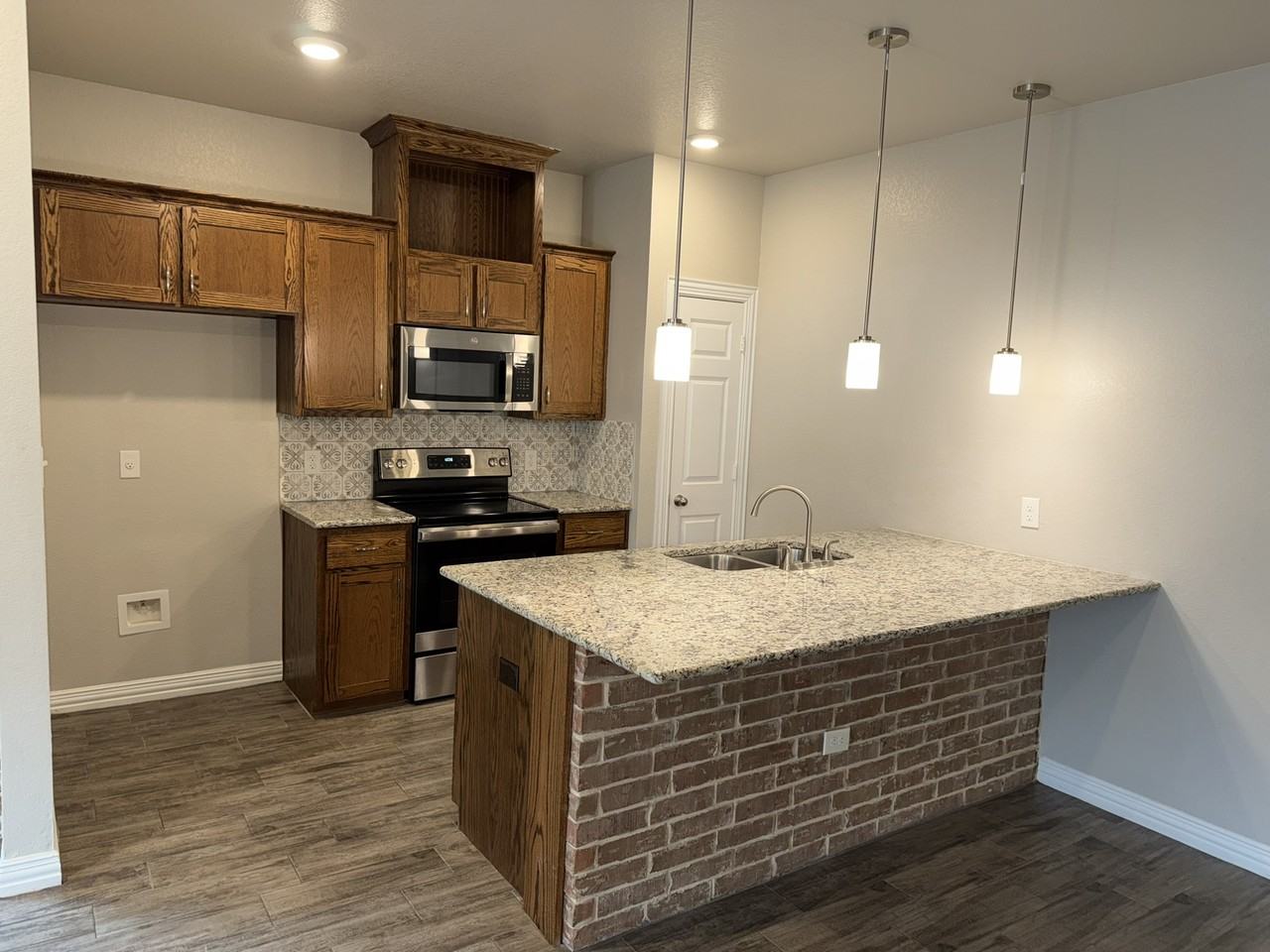 516 Wrigley Lane - Photo 4 of 14