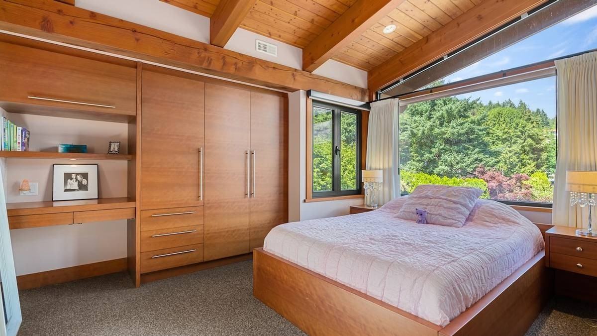 865 Andover Crescent - Photo 7 of 20