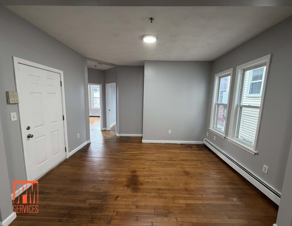 10 Joyce St - Photo 2 of 15