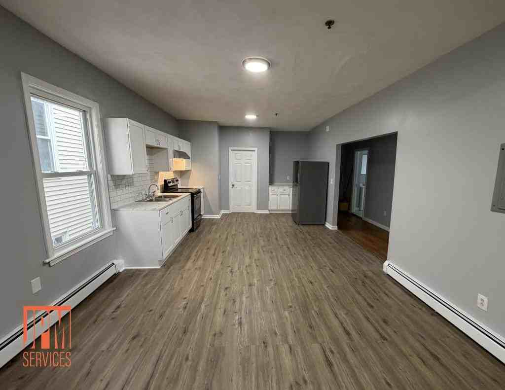 10 Joyce St - Photo 7 of 15