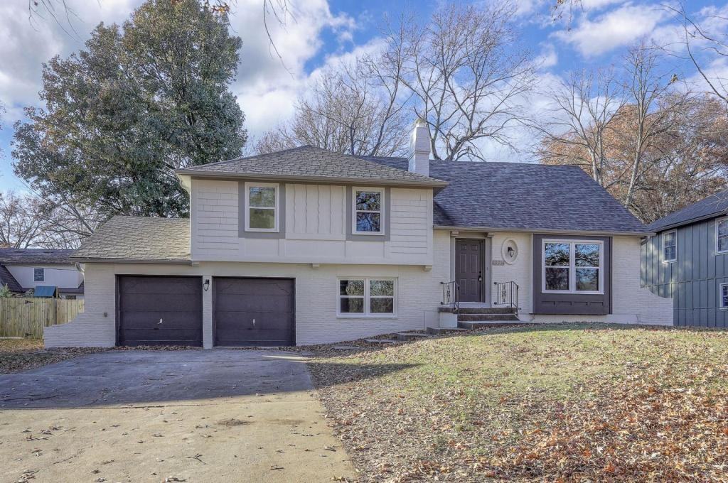 10216 Lamar Ave - Photo 3 of 40