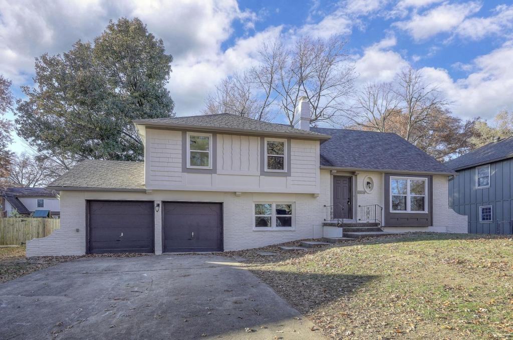 10216 Lamar Ave - Photo 4 of 40