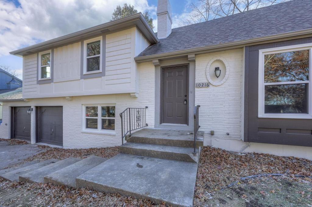 10216 Lamar Ave - Photo 5 of 40