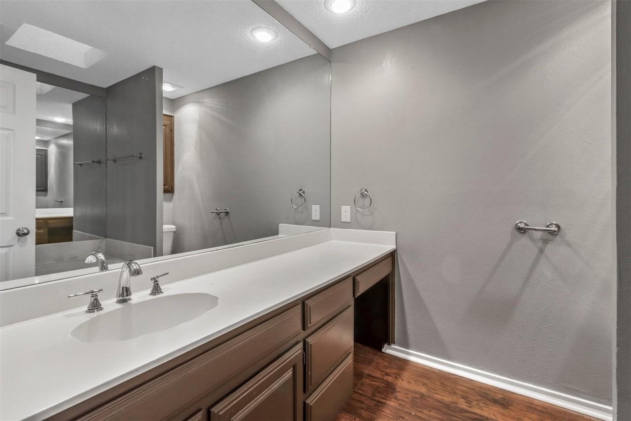 800 Custer St #1 - Photo 7 of 17