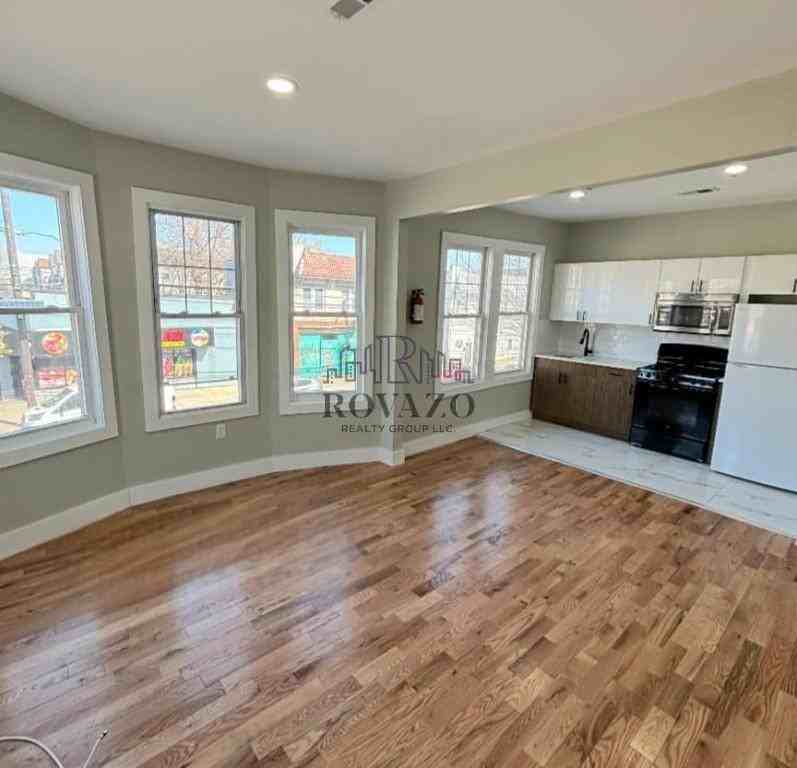 376 Avon Avenue #2 - Photo 2 of 9