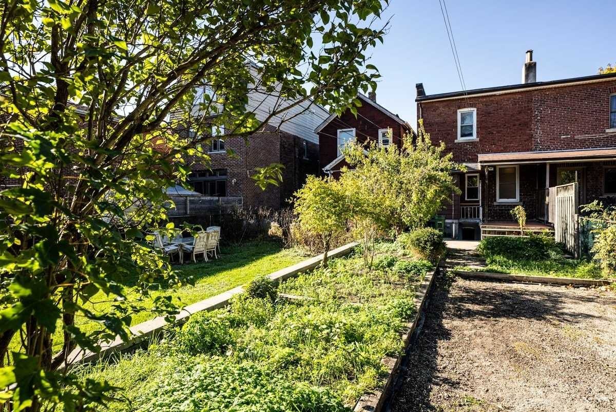 821 Gladstone Avenue - Photo 3 of 12