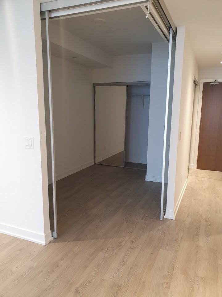 1926 Lake Shore Boulevard West #3905 - Photo 7 of 16