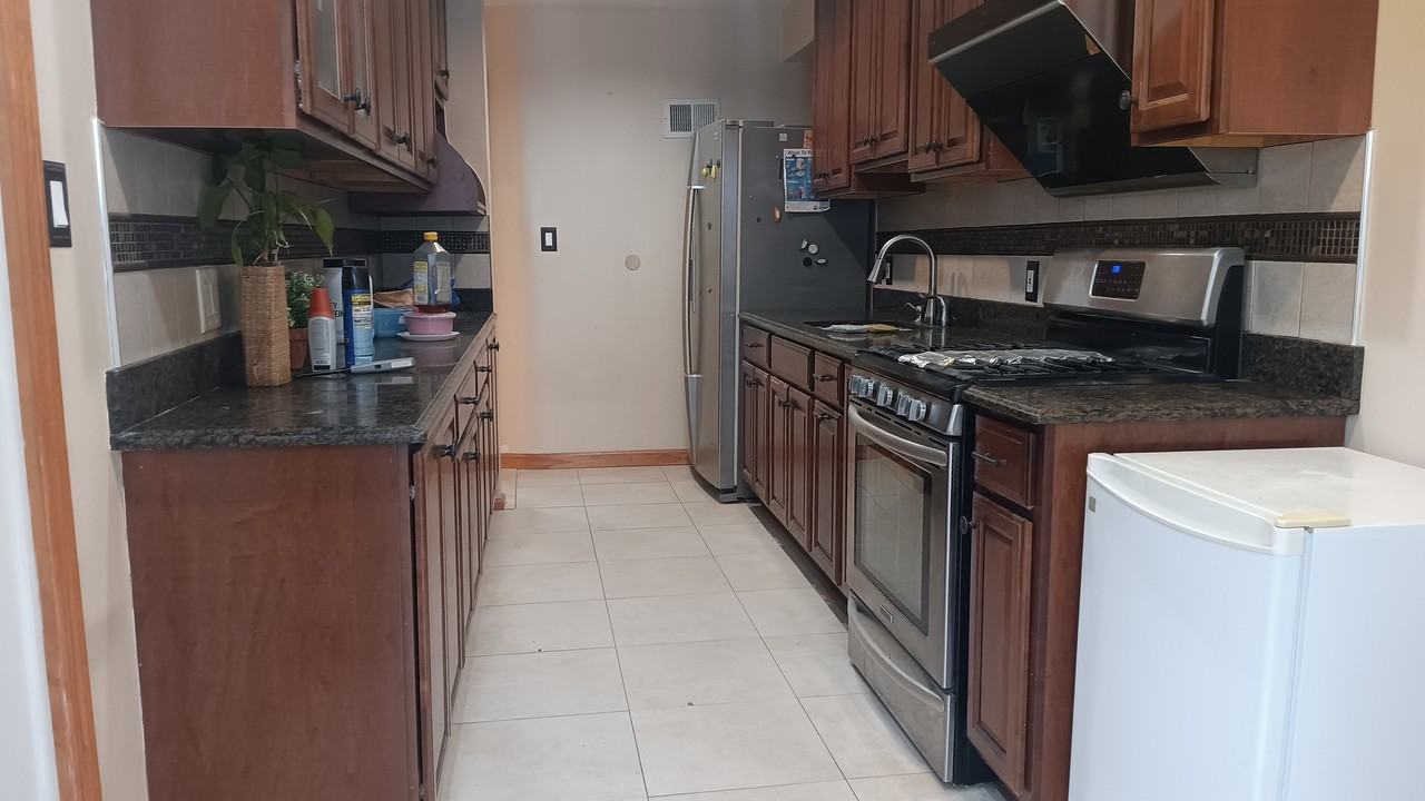 Avenue W #1F - Photo 2 of 13