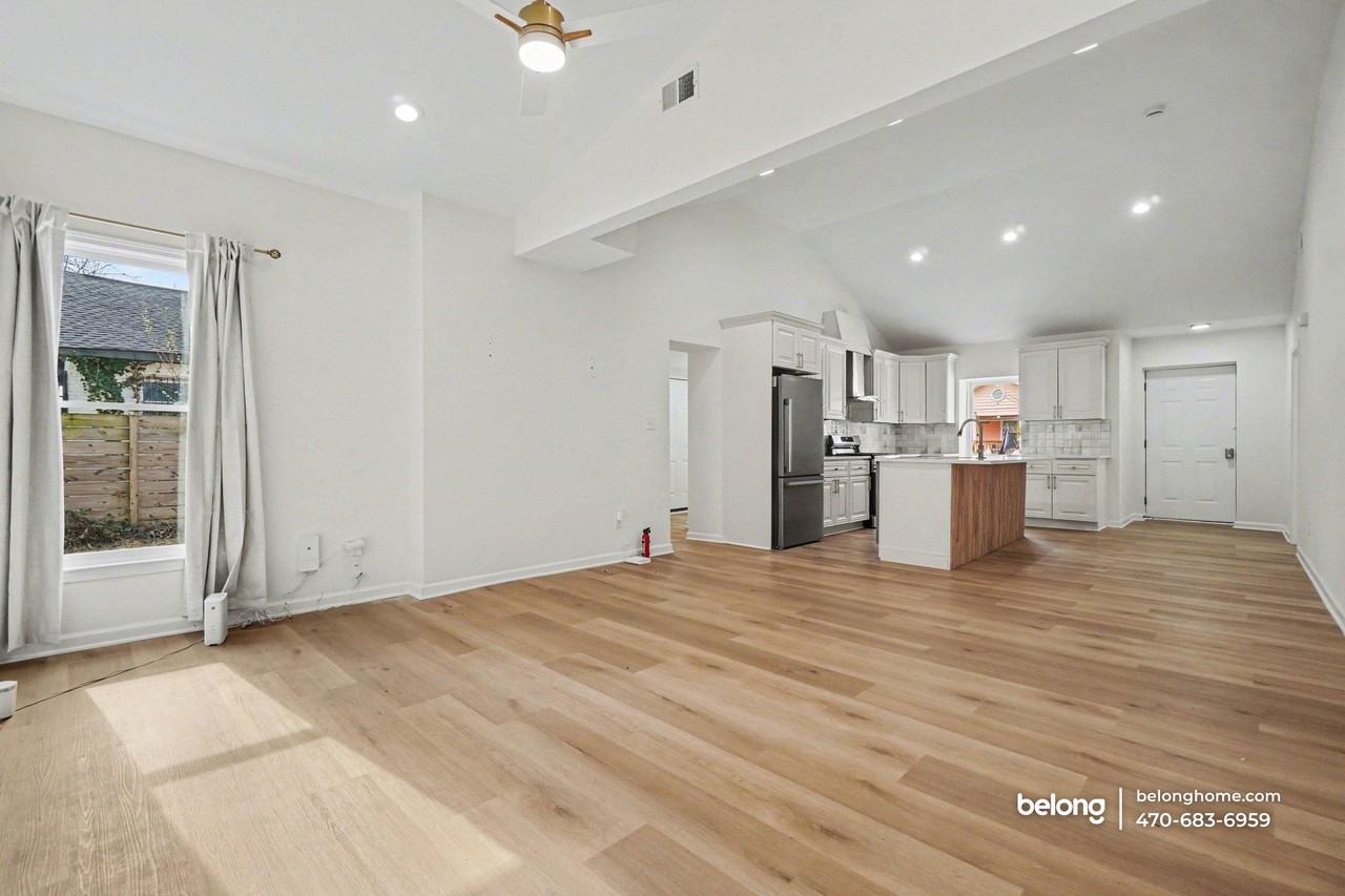 1017 Sparks St Sw - Photo 7 of 26