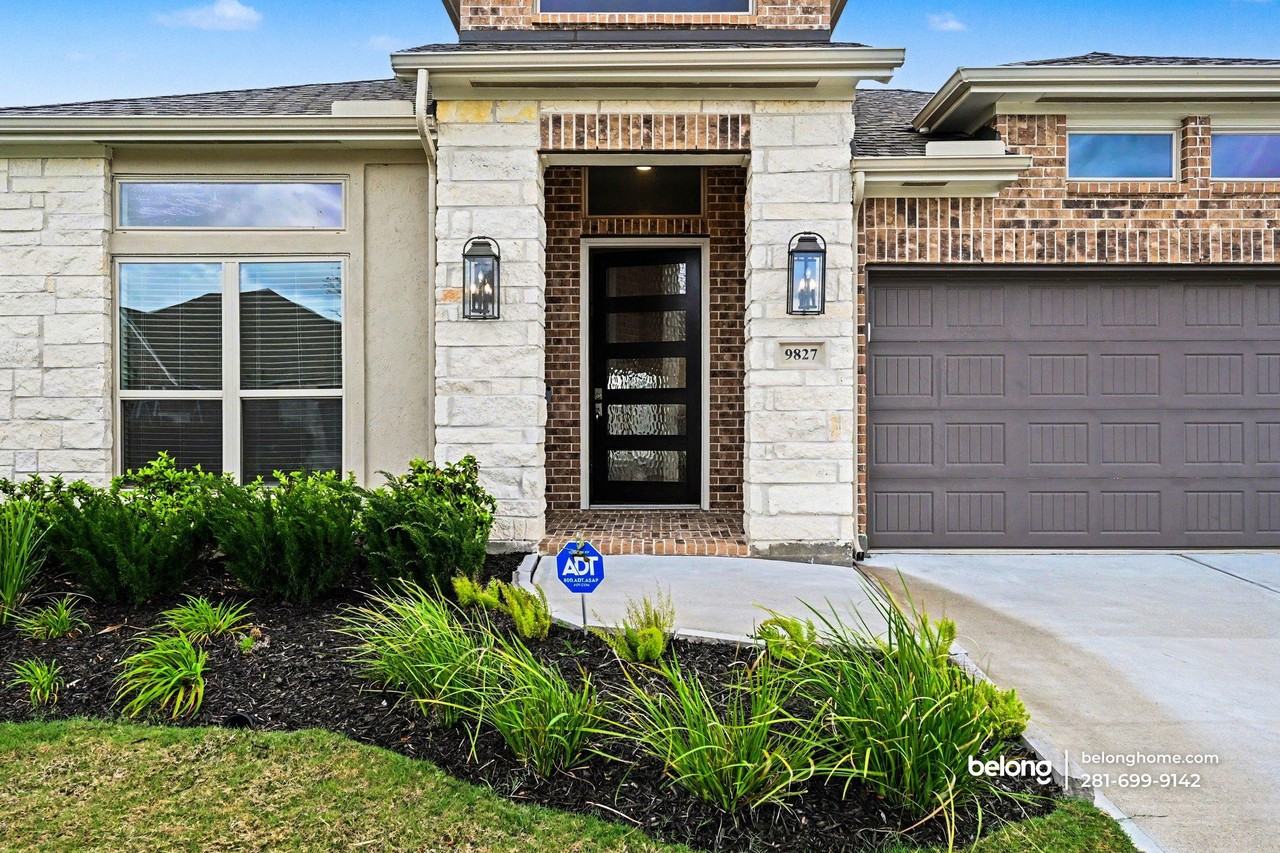 9827 Starry Night Ln - Photo 4 of 31