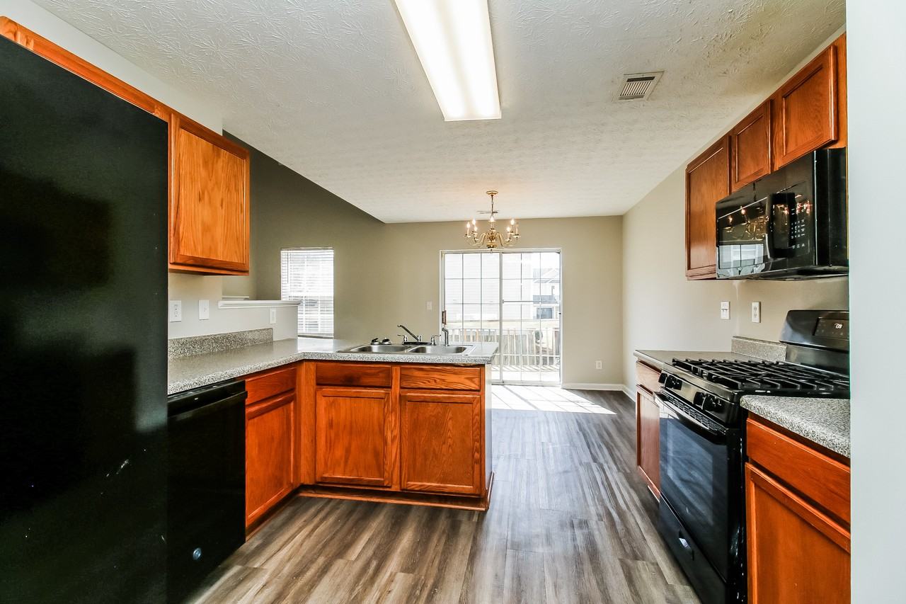 130 Lakebirch Dr - Photo 5 of 14