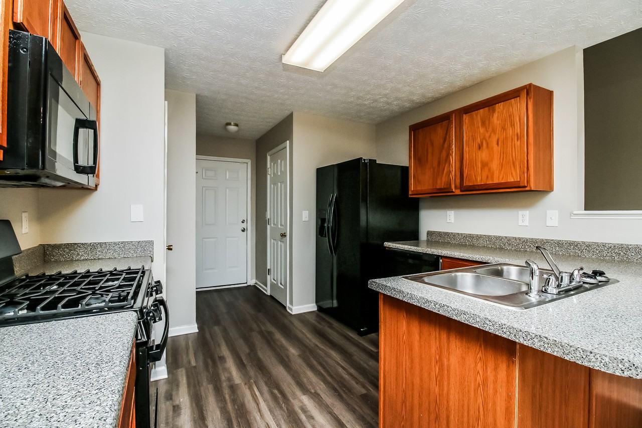 130 Lakebirch Dr - Photo 7 of 14