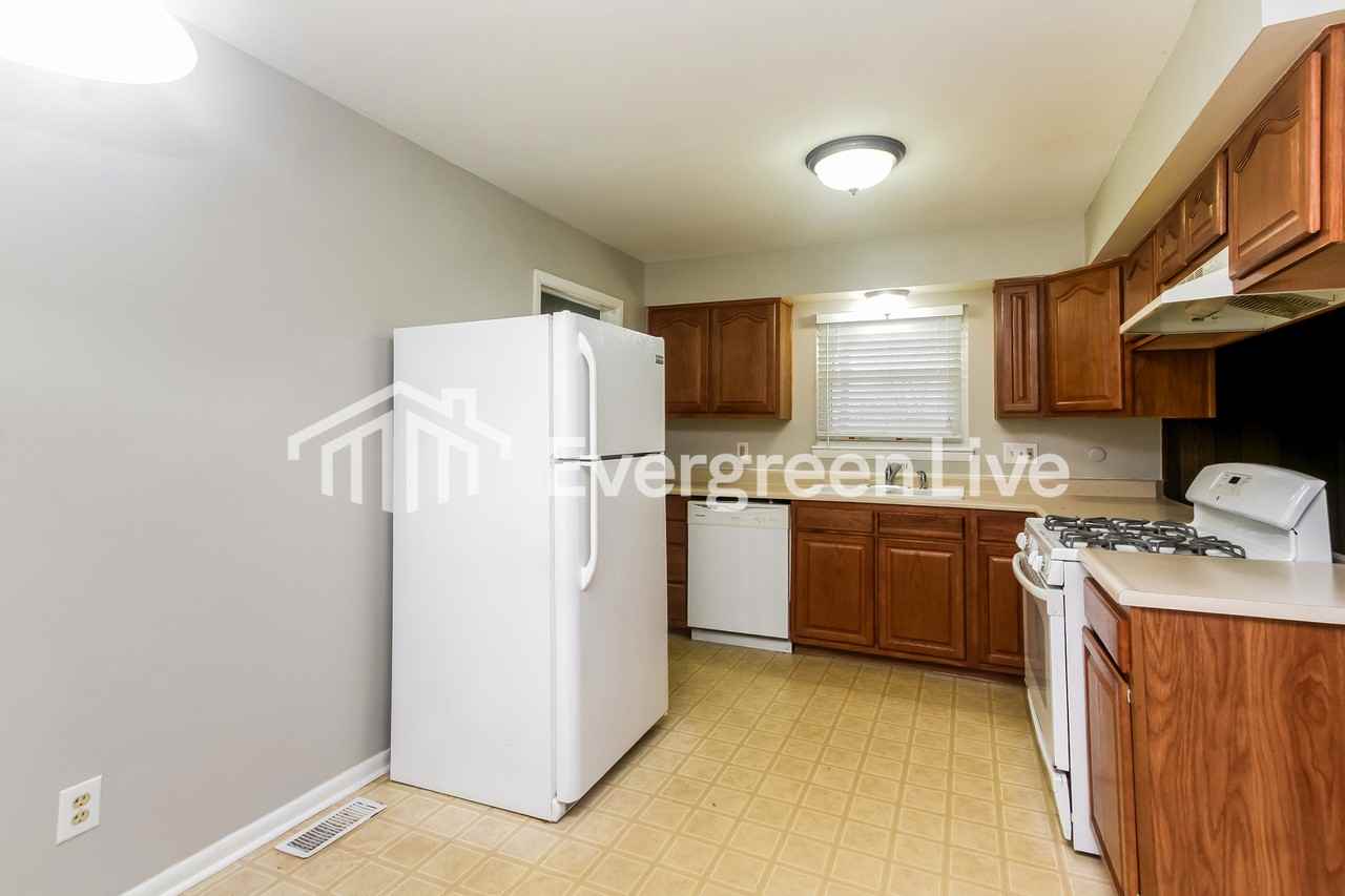 11231 Wolf Ln - Photo 7 of 15