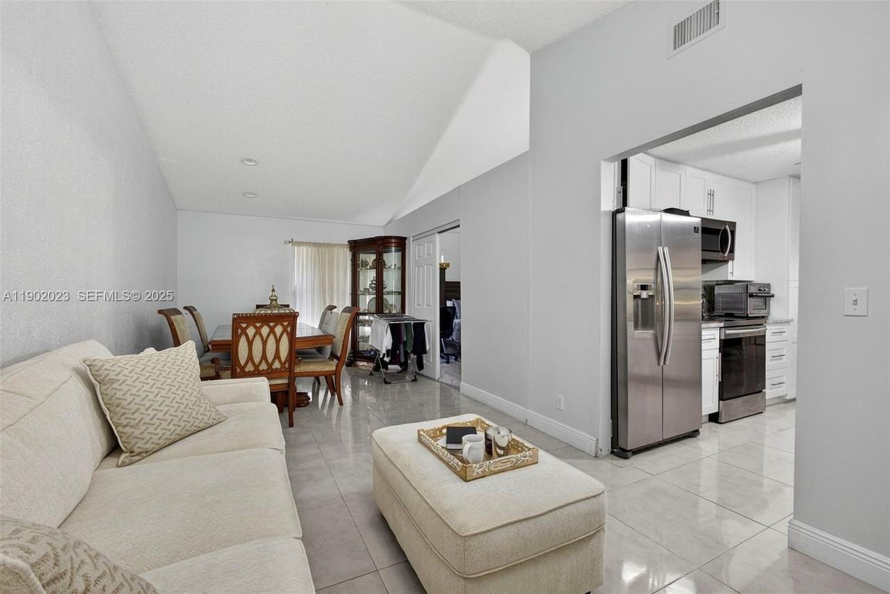 100 Miramar Avenue - Photo 7 of 8