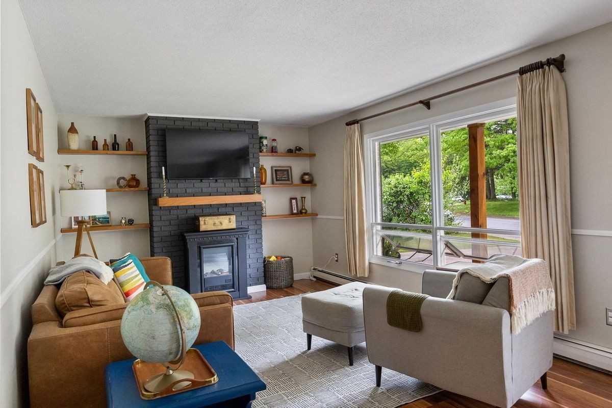 51 Jason Dr - Photo 2 of 19