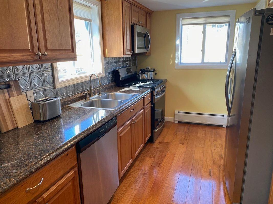 107 Fillmore St - Photo 3 of 12