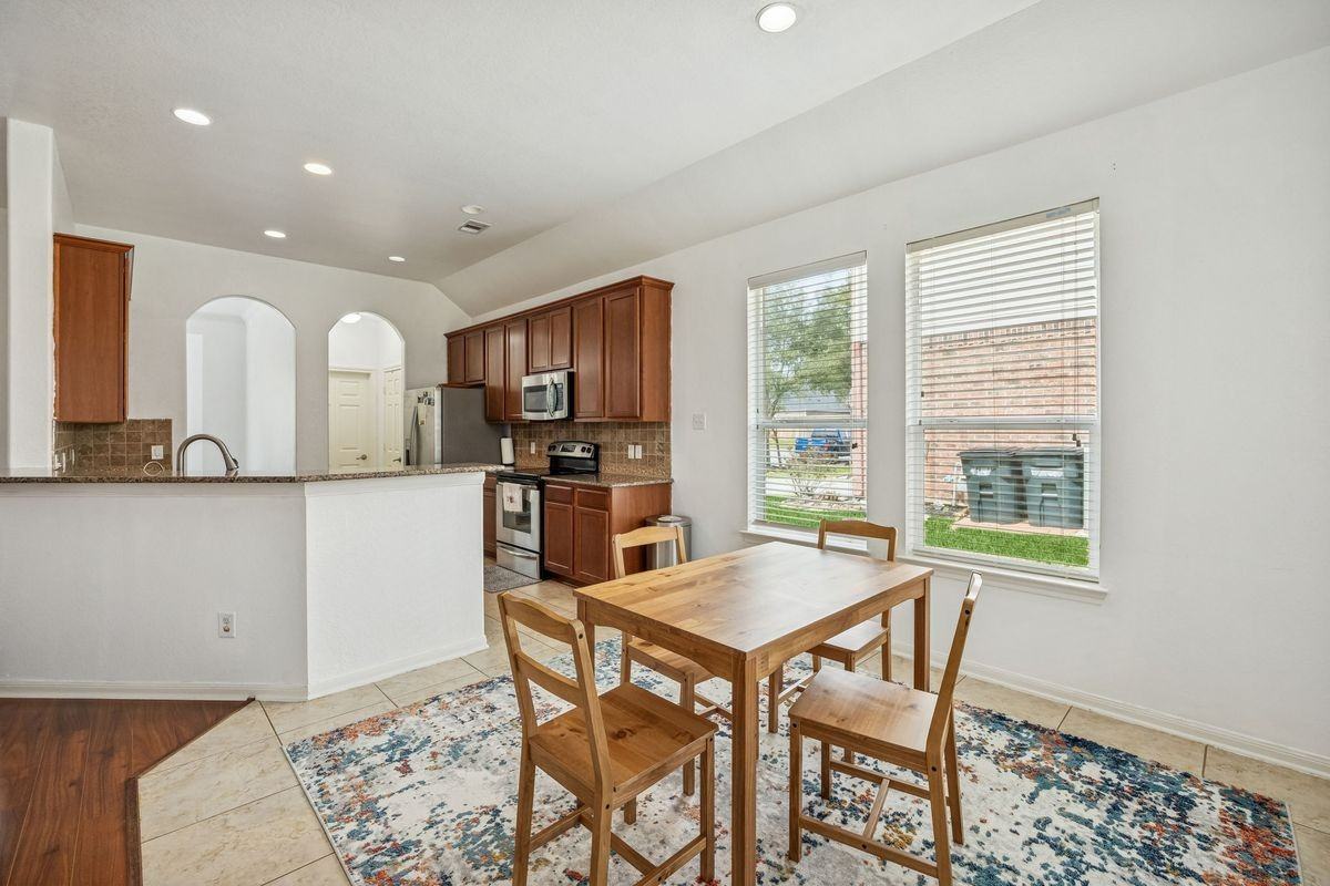 18126 Rustic Brook Ct - Photo 5 of 29