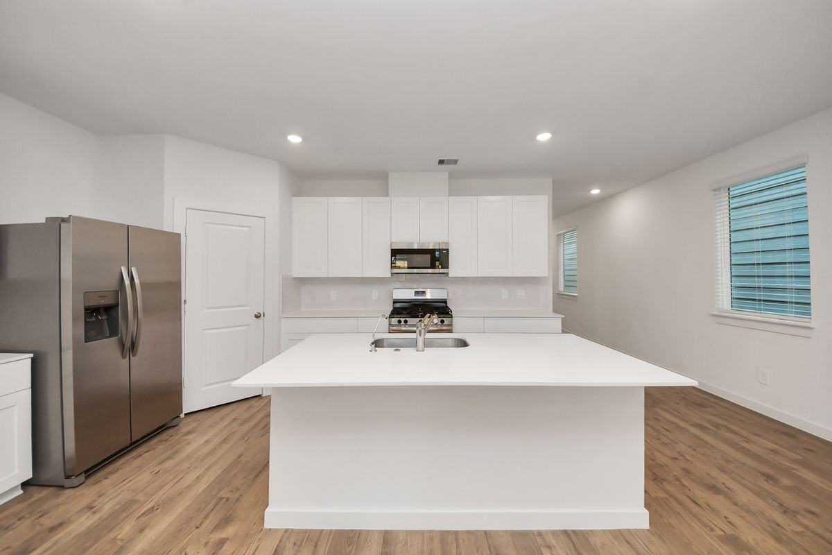 3530 Shearwater St - Photo 6 of 19