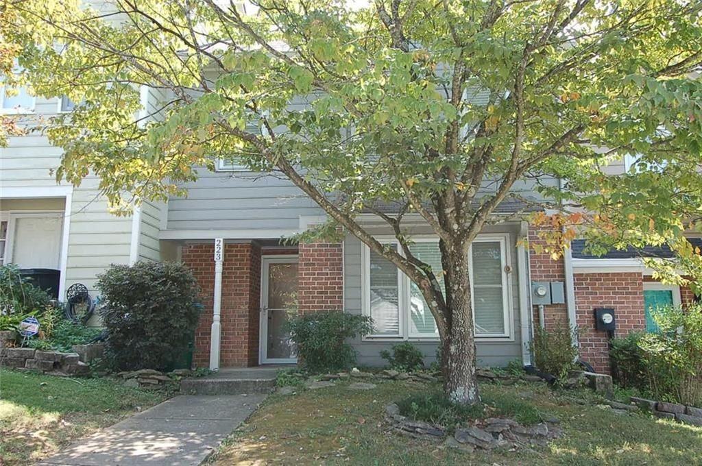 223 Triple Oaks Dr - Photo 3 of 38