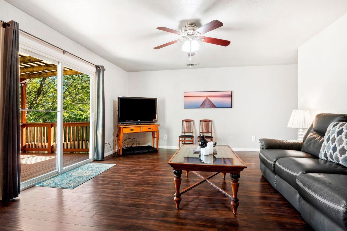 7203 Barnsdale Way - Photo 5 of 24