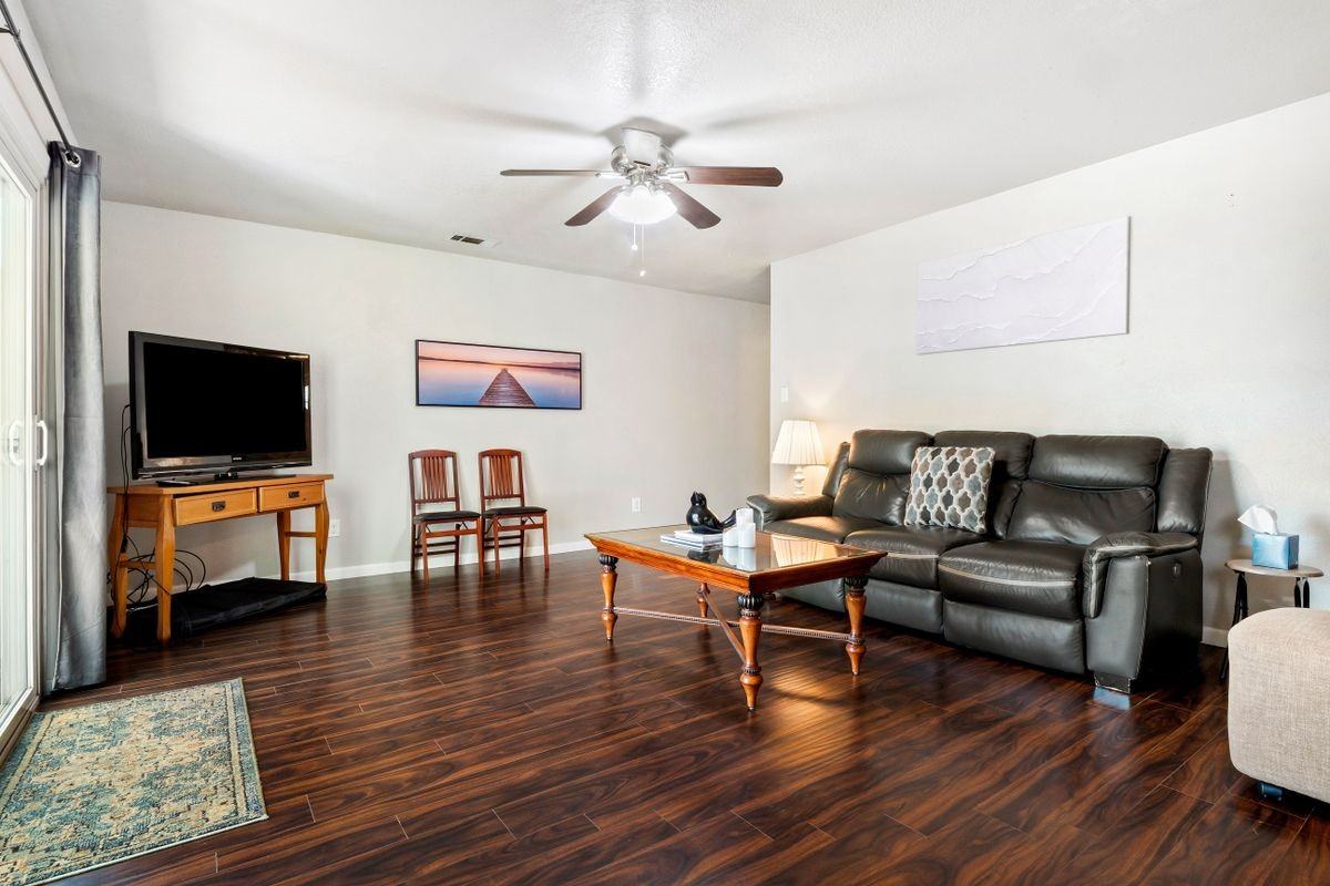 7203 Barnsdale Way - Photo 6 of 24