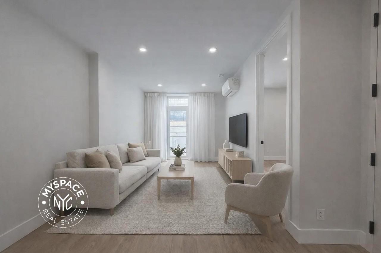 242 6th St #1B - Photo 2 of 6