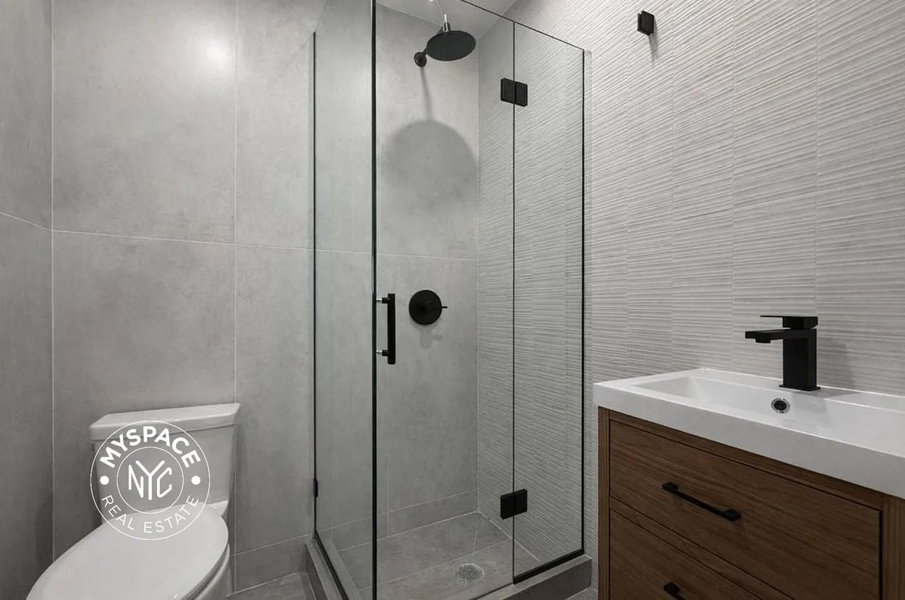 242 6th St #1B - Photo 5 of 6