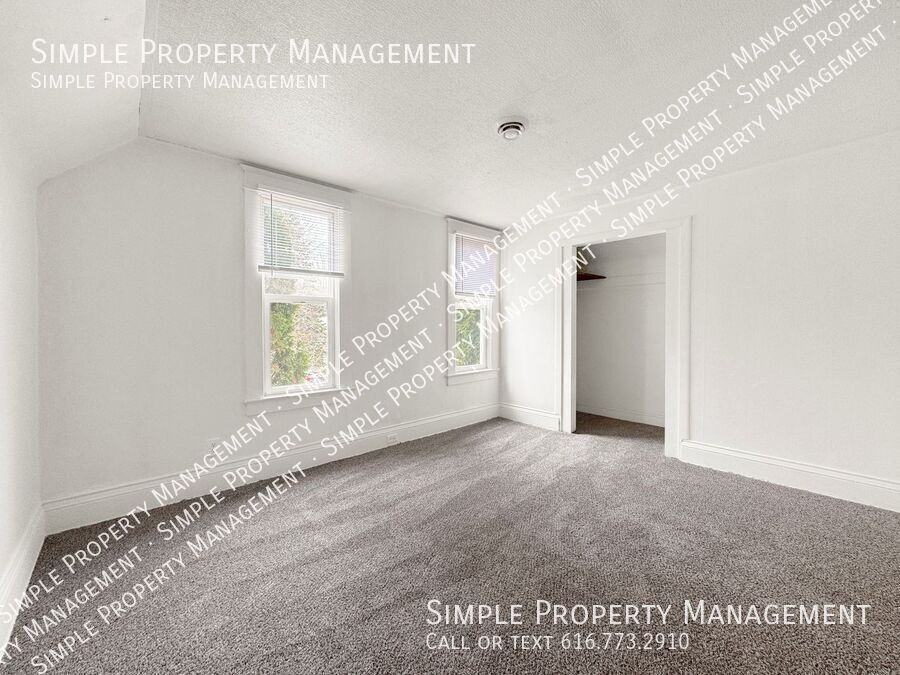 1004 Jennette Ave Nw #2 - Photo 3 of 12