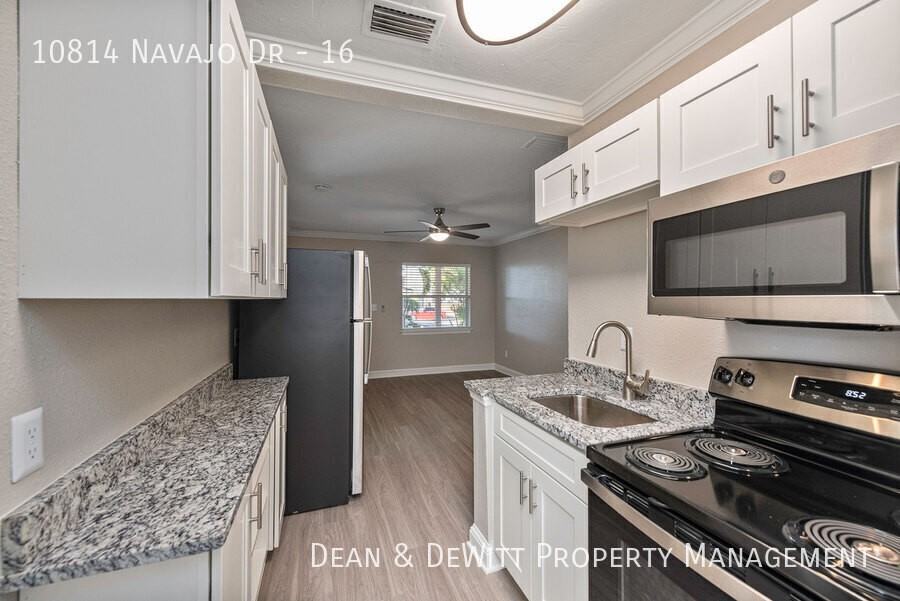 10814 Navajo Dr #16 - Photo 4 of 18