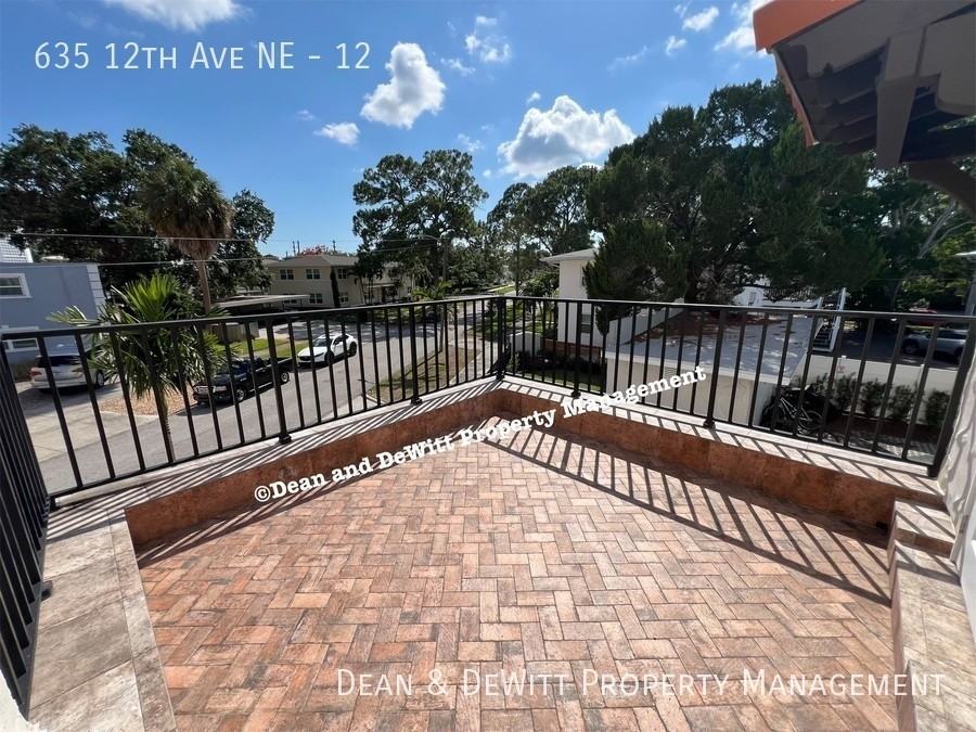 635 12th Ave Ne #12 - Photo 4 of 18