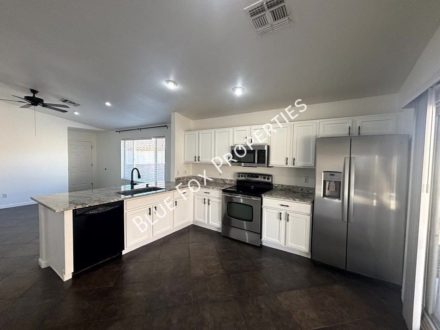 2289 W Enchantment Pl - Photo 3 of 27