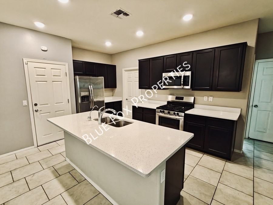 6524 S Diablo Dr - Photo 2 of 25