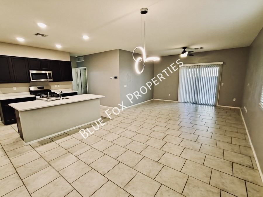 6524 S Diablo Dr - Photo 4 of 25