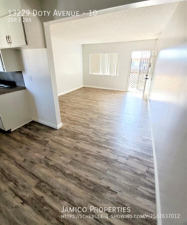 13229 Doty Ave #10 - Photo 6 of 10