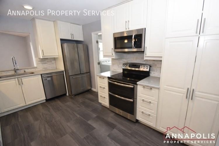 1027 Springhill Way - Photo 2 of 25