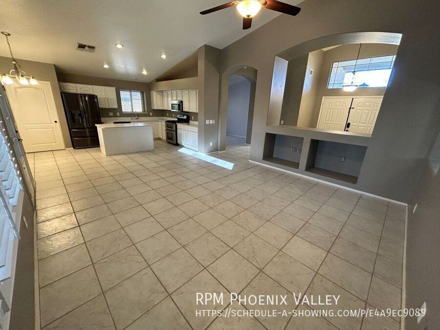 19506 N 66th Ln - Photo 3 of 23