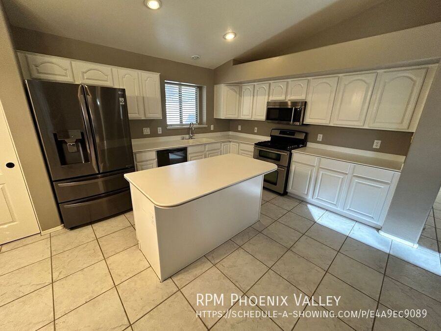 19506 N 66th Ln - Photo 5 of 23