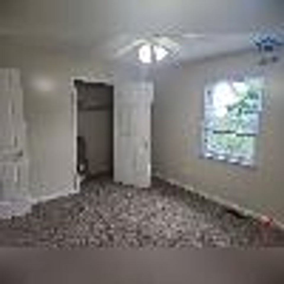 540 W Stevens St #5 - Photo 6 of 18