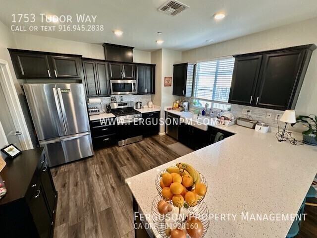 1753 Tudor Way - Photo 3 of 23