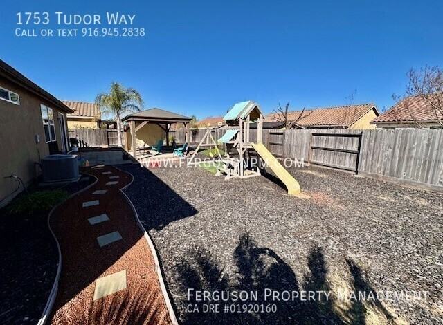 1753 Tudor Way - Photo 6 of 23