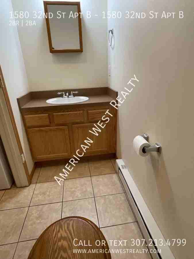 1580 32nd St Apt B - Photo 5 of 9