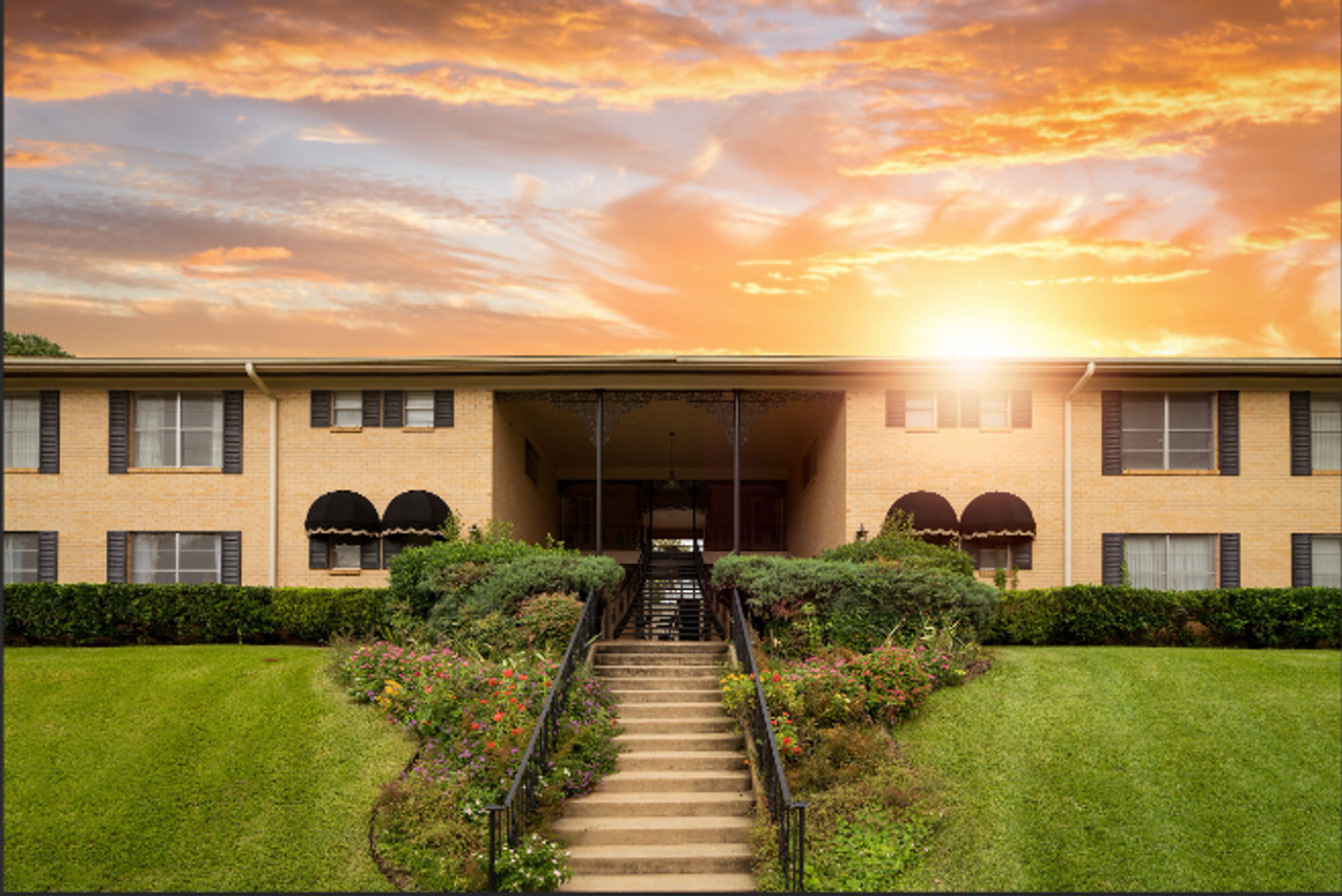 Hospitality House Apartments - Photo 4 of 28