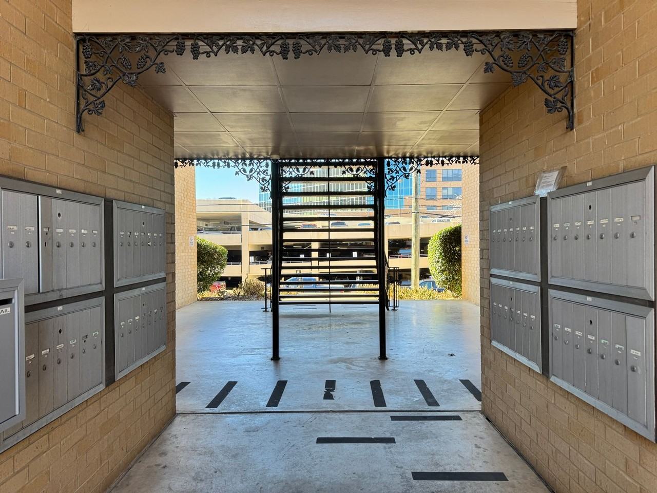 Hospitality House Apartments - Photo 6 of 28