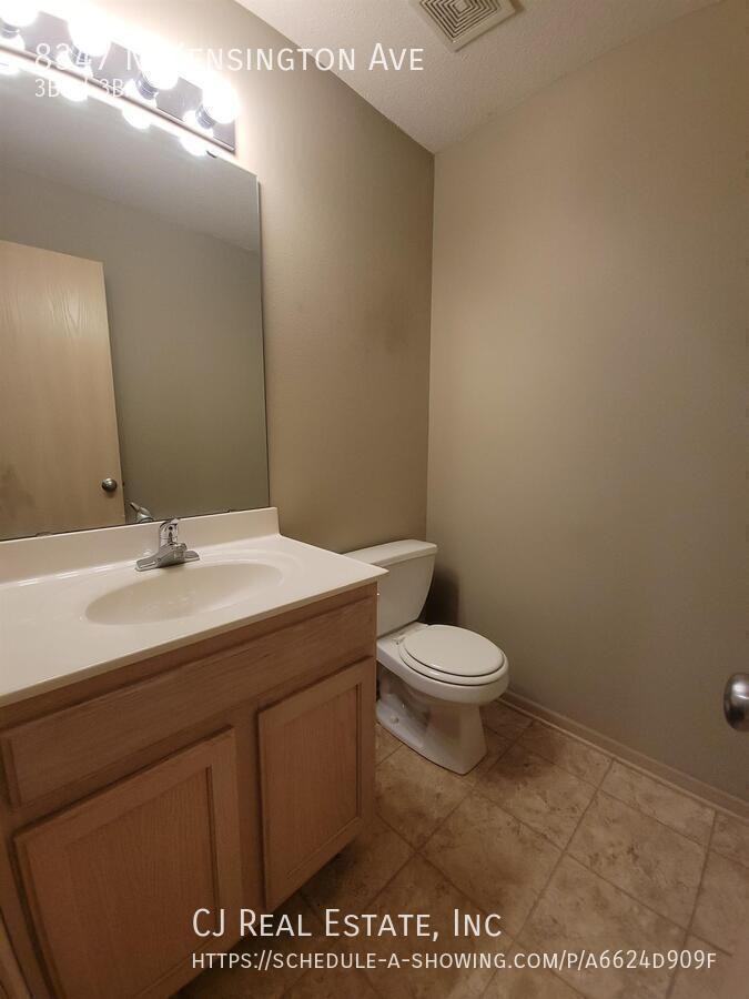 8347 N Kensington Ave - Photo 6 of 11