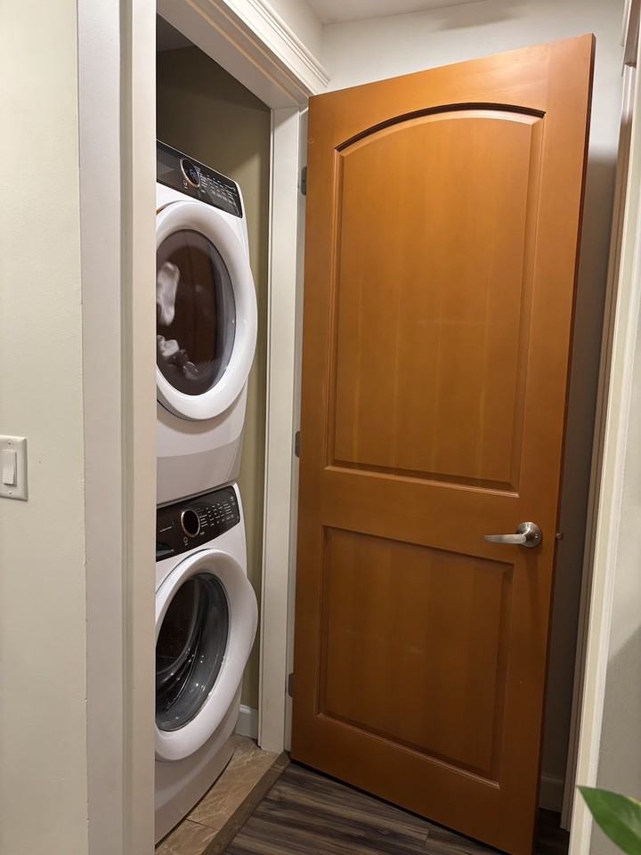 8218 207A St - Photo 2 of 16